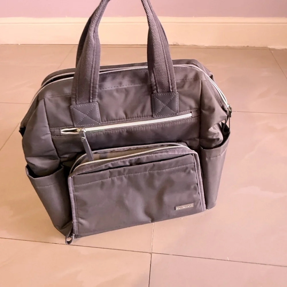 Skip Hop stylish taupe